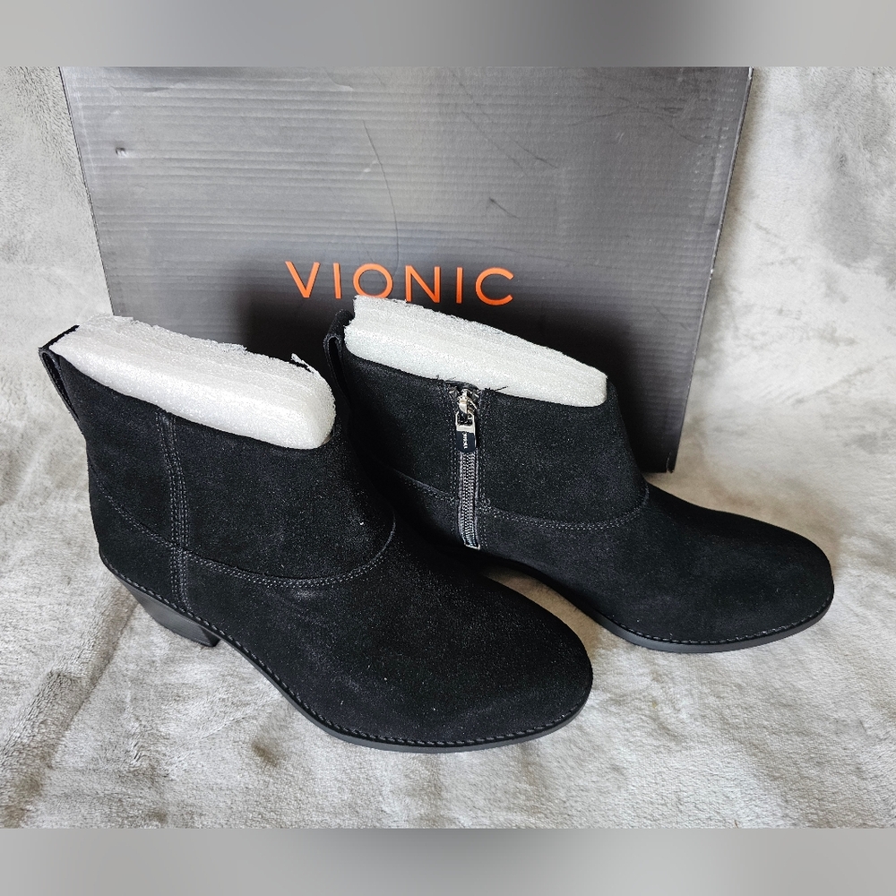 Vionic Zadie Black Ankle Booties